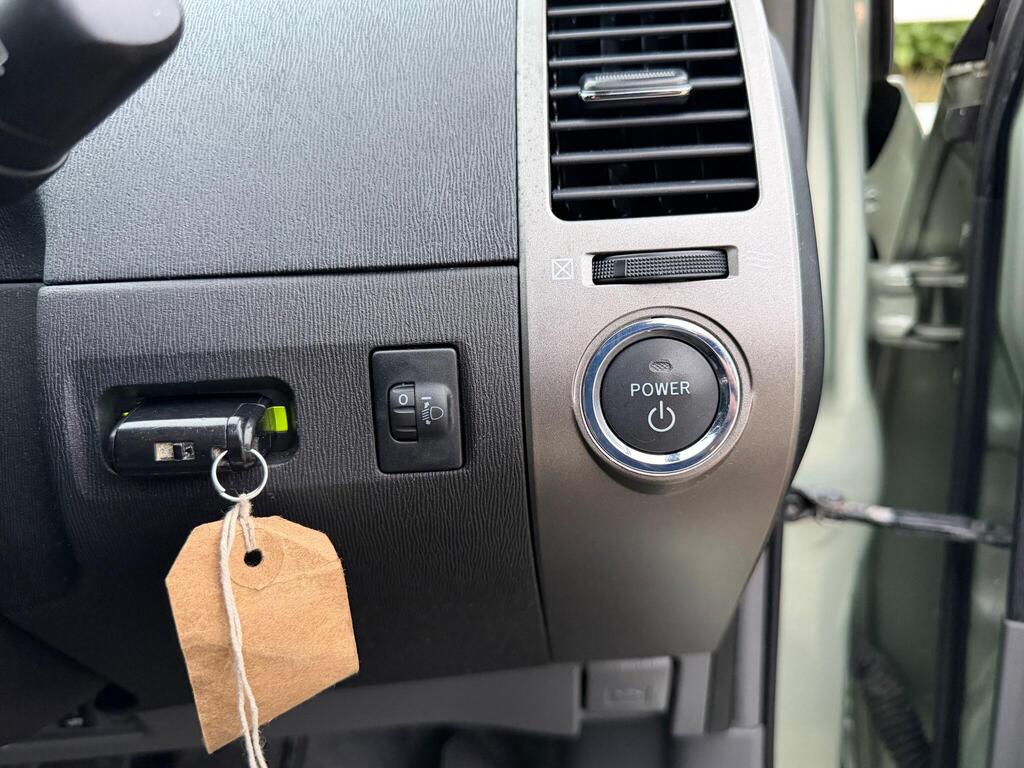 Toyota Prius 1.5 T Spirit CVT 5dr thumbnail 25