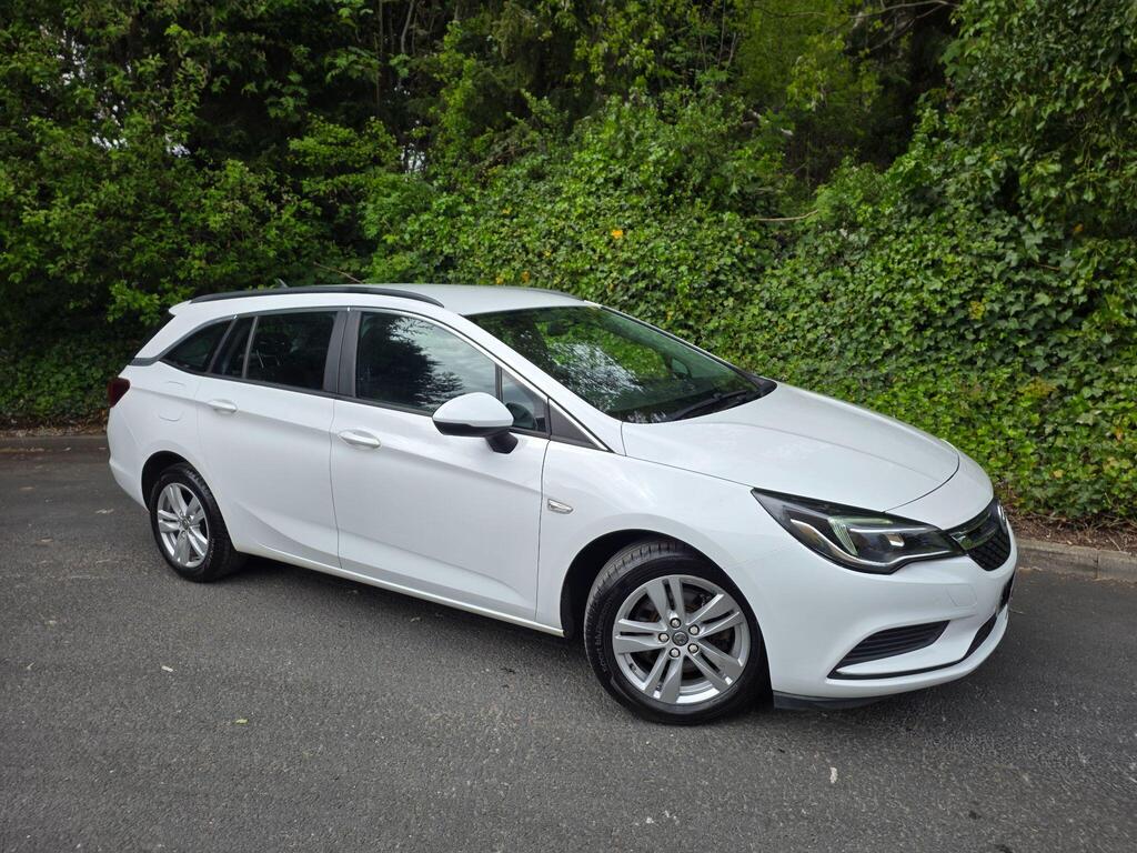 Vauxhall Astra Estate 1.6 CDTi BlueInjection SRi Sports Tourer Euro 6 (s/s) 5dr