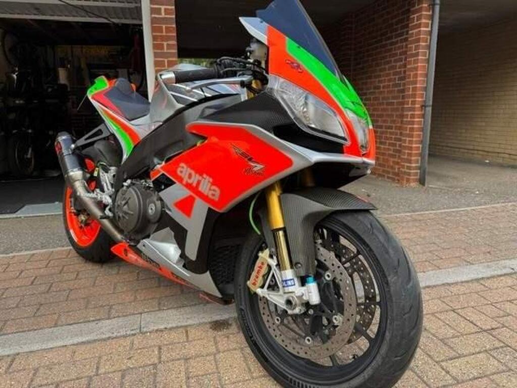 Aprilia RSV4