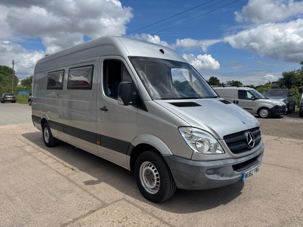 Mercedes-Benz Sprinter Motorhome 313 cdi camper conversion coach built