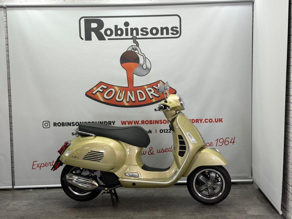 Piaggio Vespa GTS 125