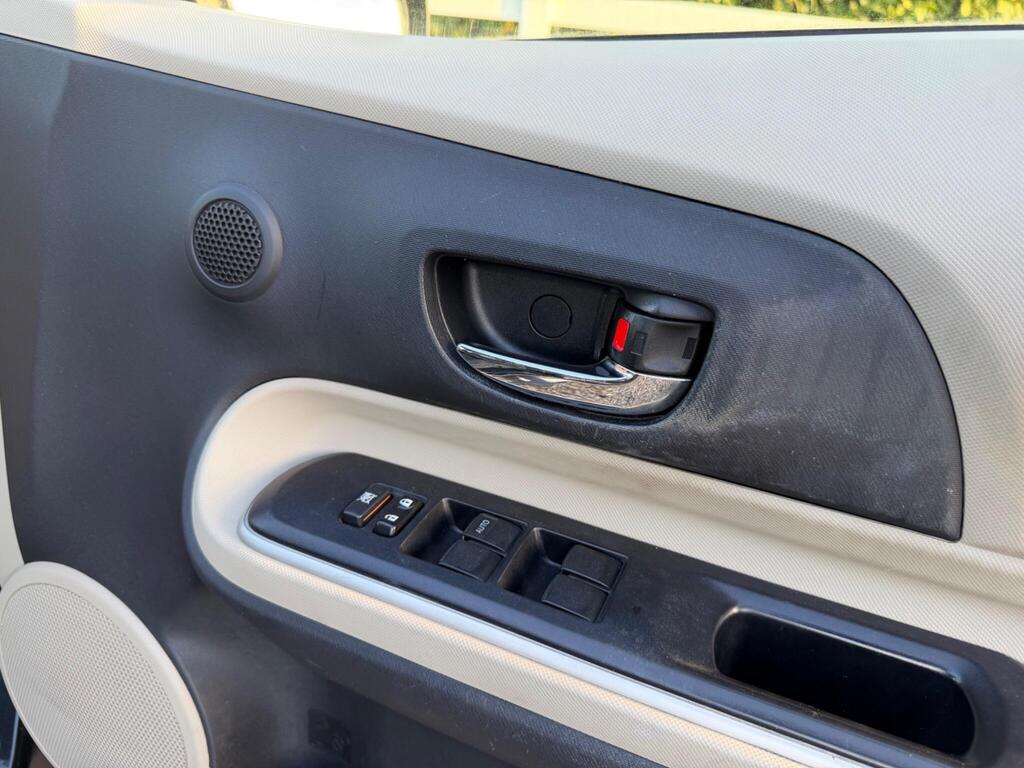 2013 Toyota Aqua thumbnail 22