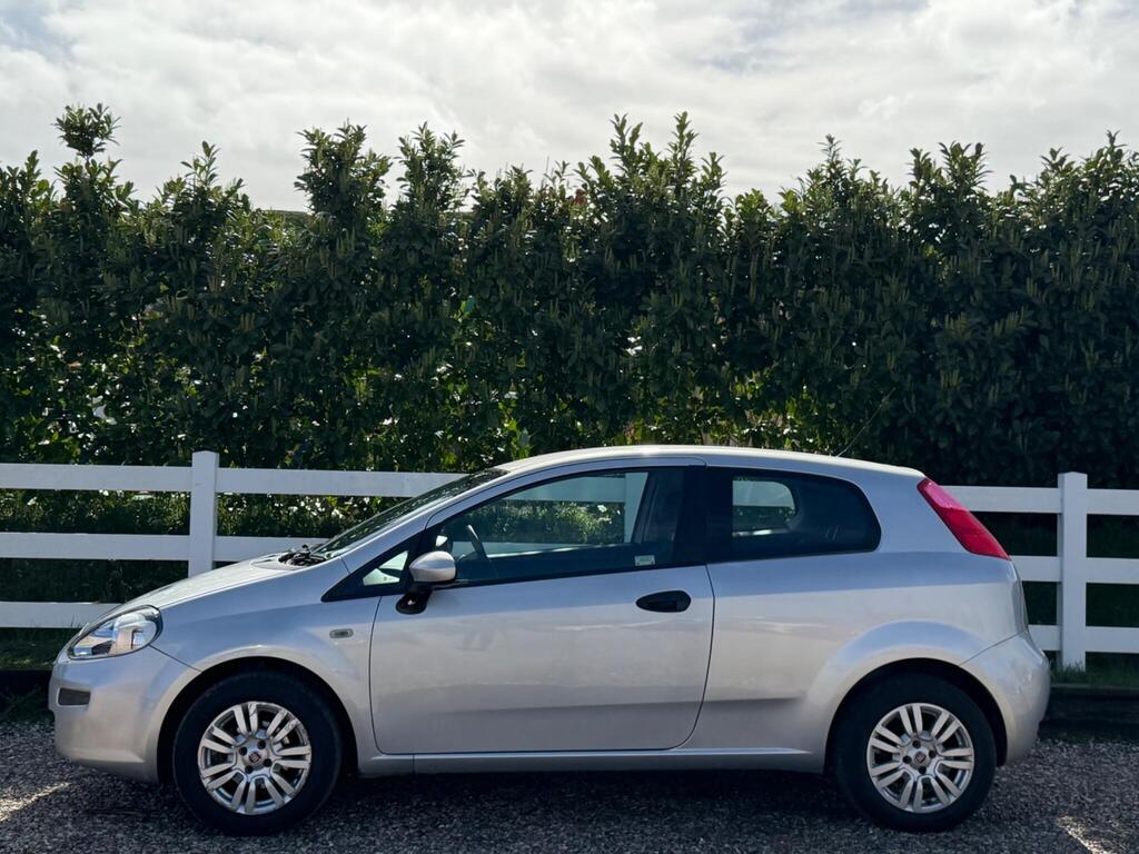 2015 Fiat Punto thumbnail 9