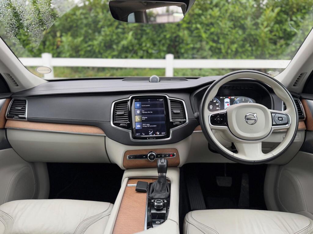 Volvo XC90 2.0 D5 Inscription Geartronic 4WD Euro 6 (s/s) 5dr thumbnail 2