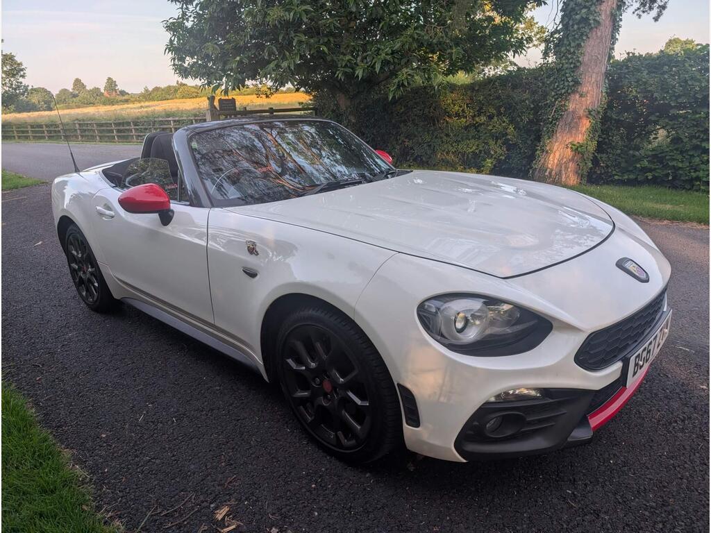 Abarth 124 Spider