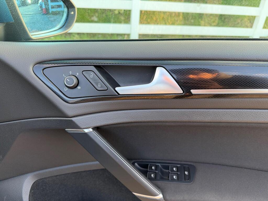 2014 Volkswagen Golf thumbnail 25