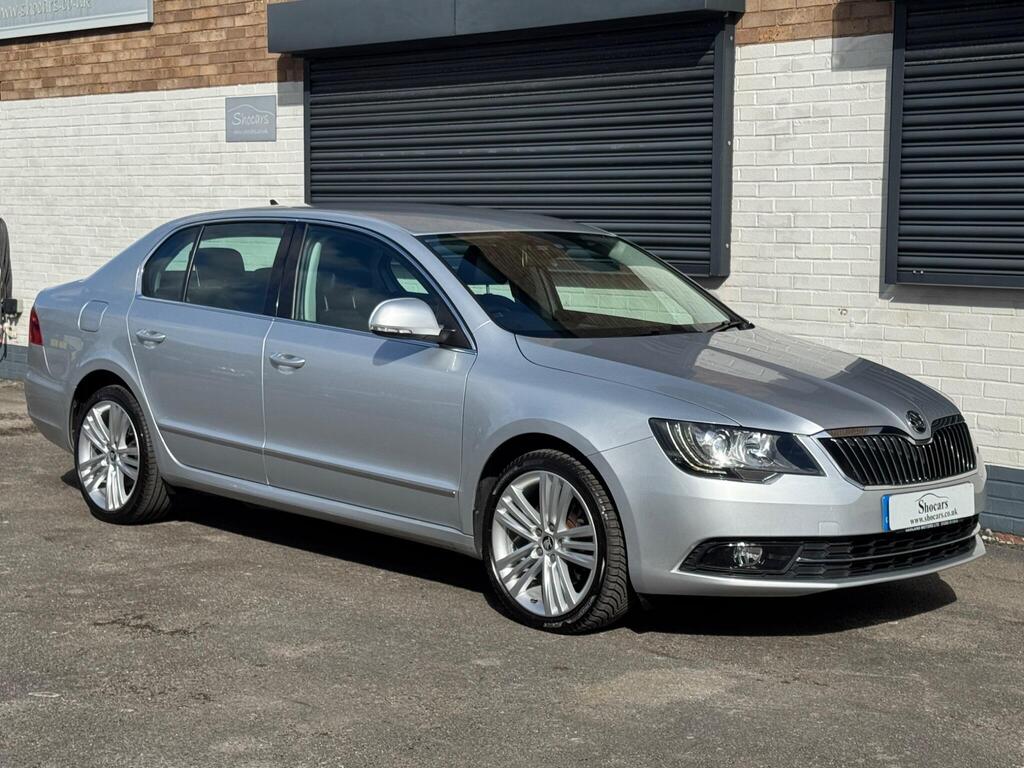 Skoda Superb Hatchback 2.0 TDI Elegance Euro 5 (s/s) 5dr