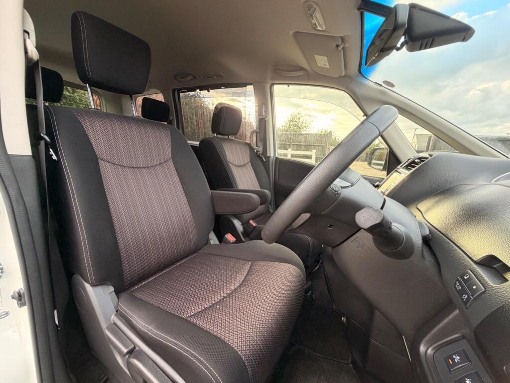 2014 Nissan Serena thumbnail 27