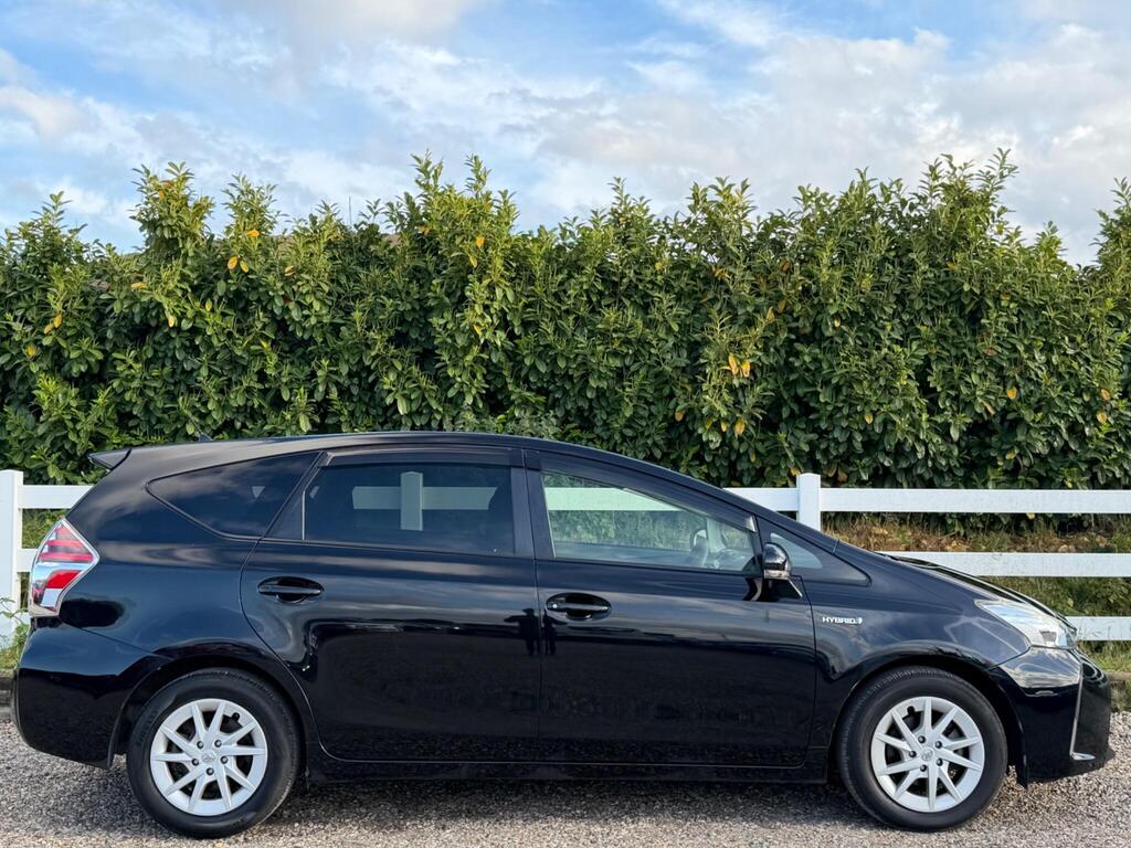 2015 Toyota Prius+ thumbnail 10
