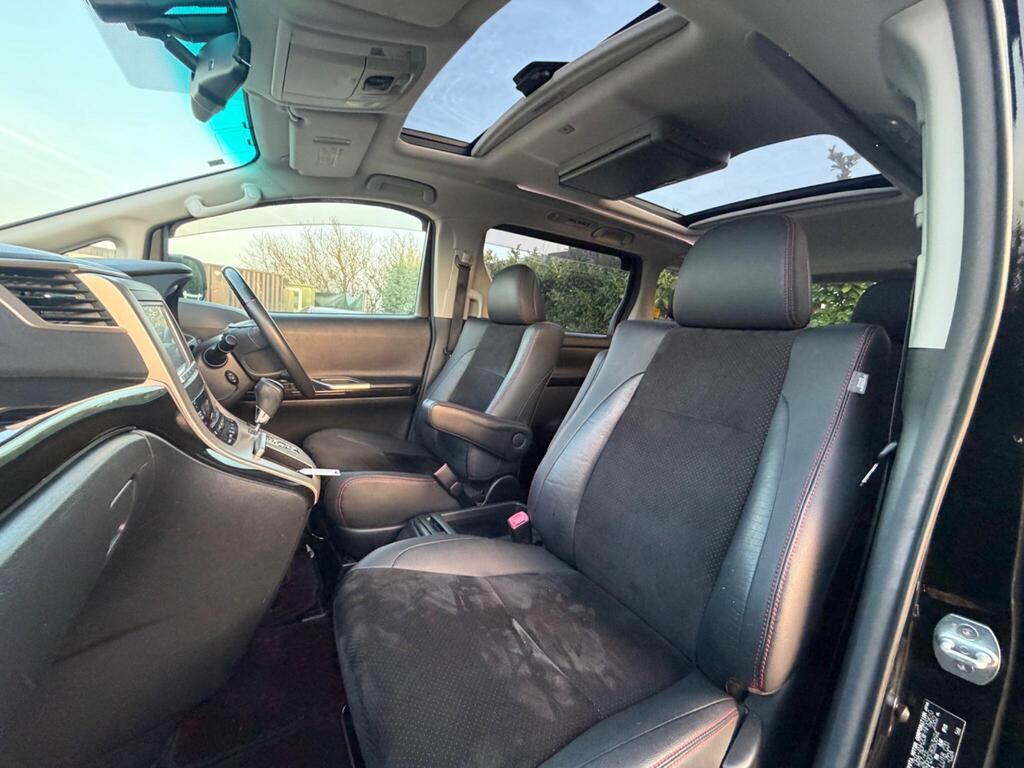 2013 Toyota Vellfire thumbnail 44