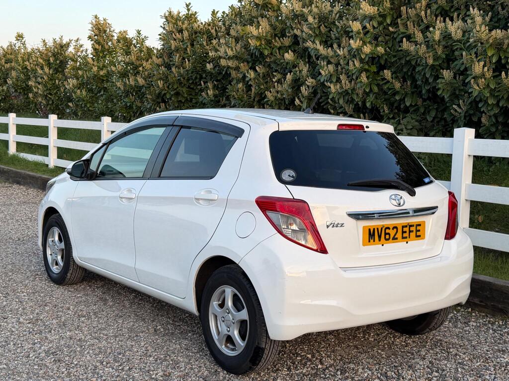 2012 Toyota Yaris thumbnail 8