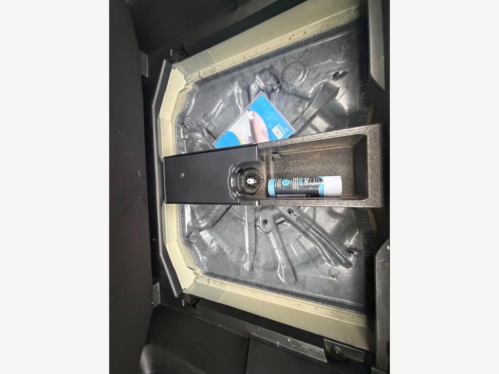 2018 Vauxhall Grandland X thumbnail 32