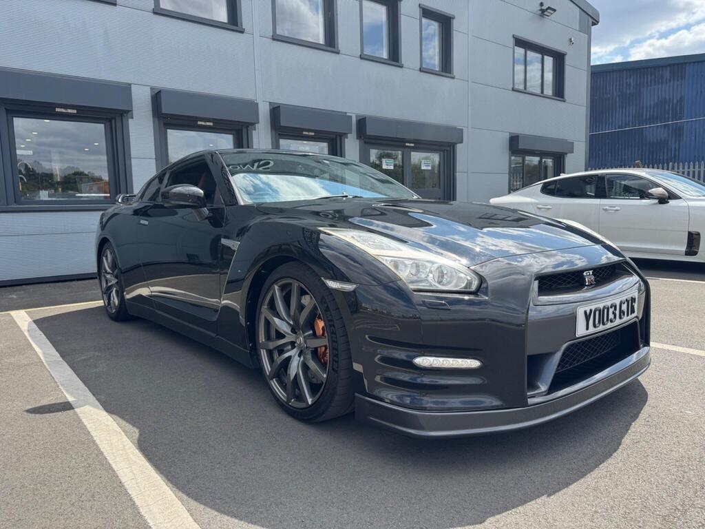 Nissan GT-R