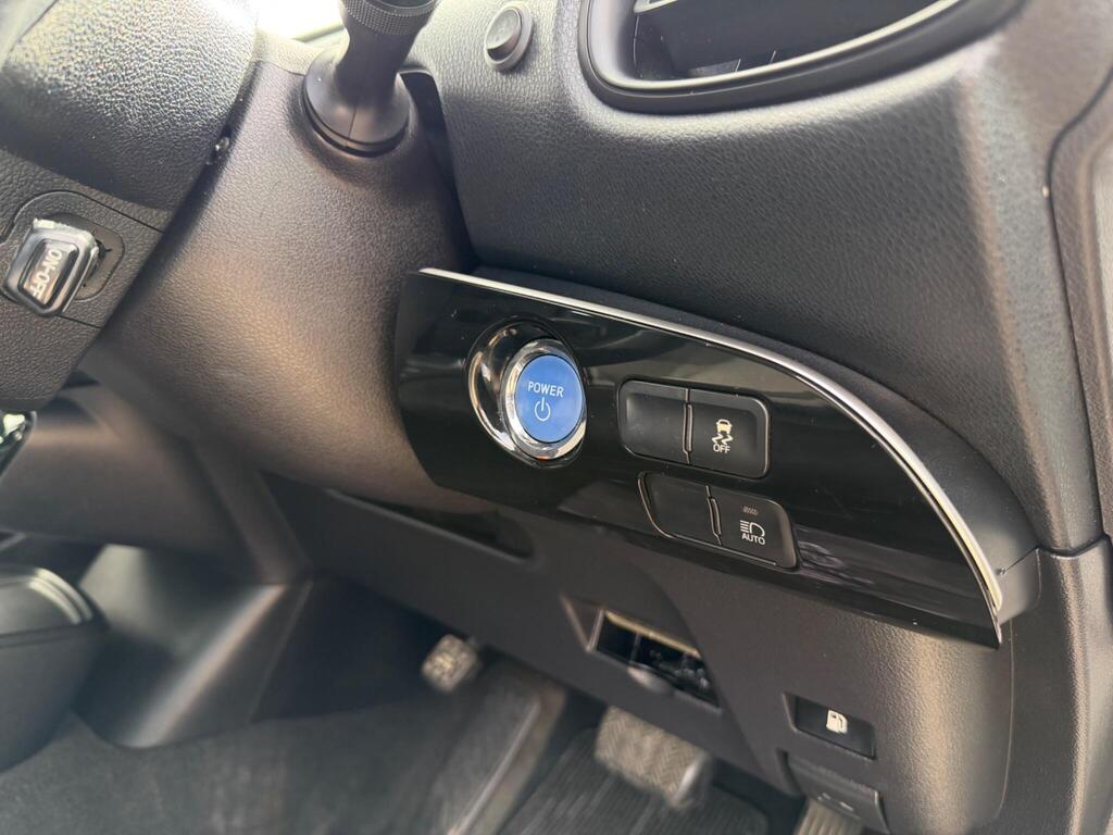 2019 Toyota Prius thumbnail 29