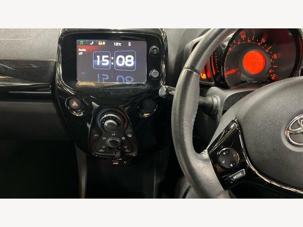 2015 Toyota AYGO thumbnail 11