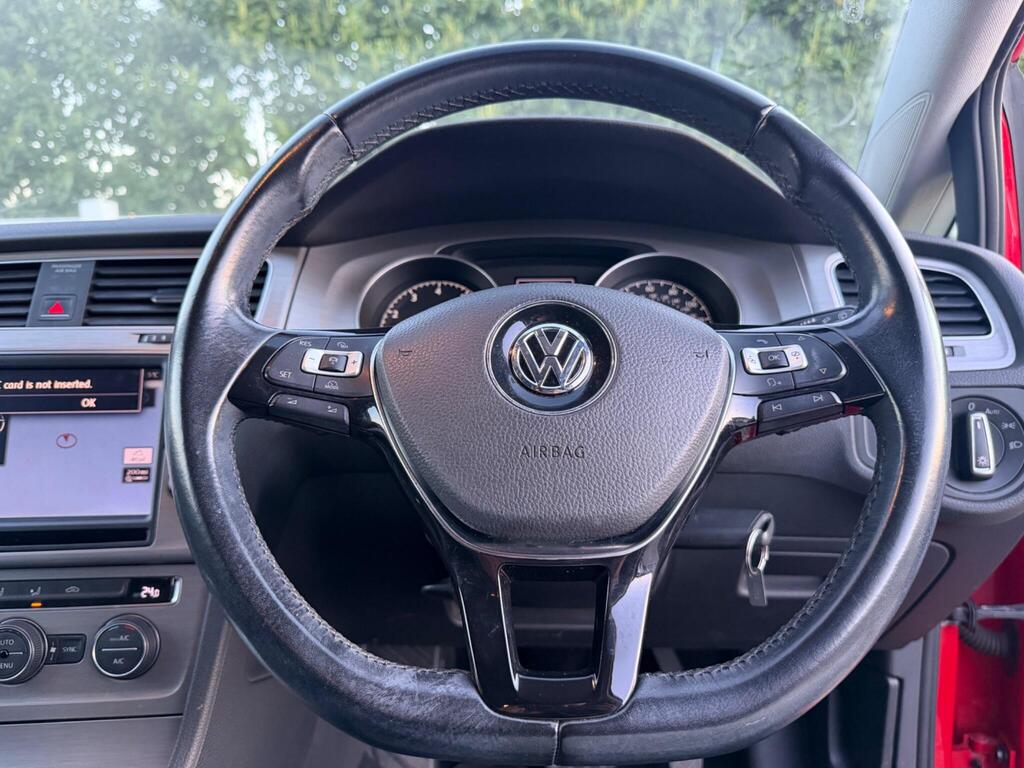 2014 Volkswagen Golf thumbnail 33