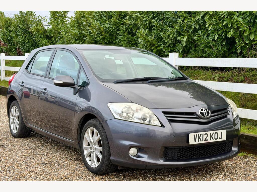 2012 Toyota Auris thumbnail 6