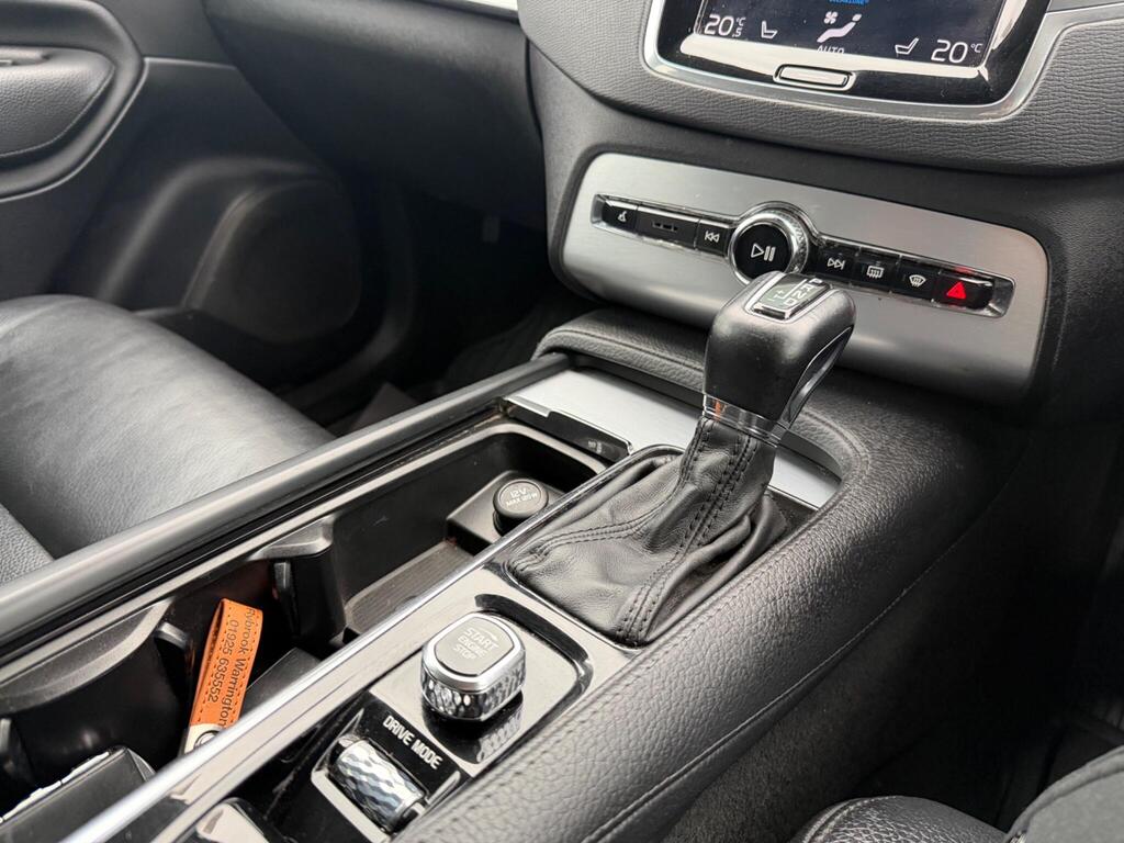 2018 Volvo XC90 thumbnail 16