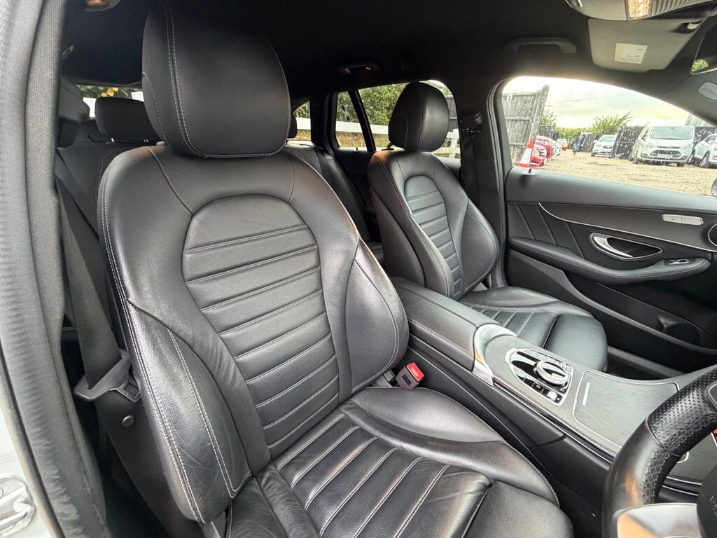 2020 Mercedes-Benz C Class thumbnail 21