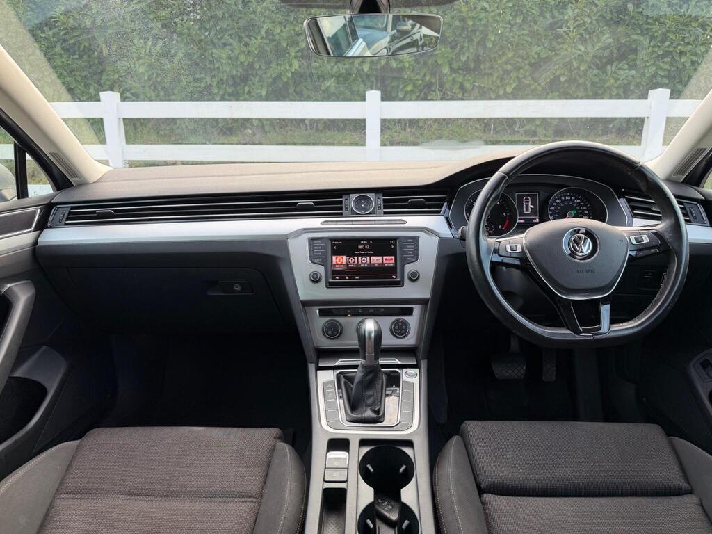 2016 Volkswagen Passat thumbnail 11