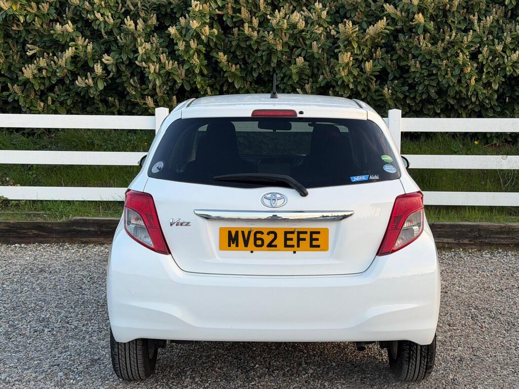 2012 Toyota Yaris thumbnail 10