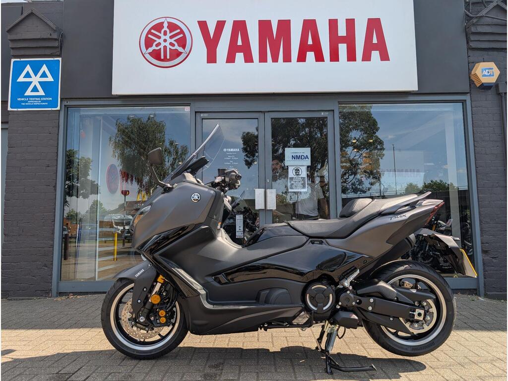 Yamaha TMAX 560