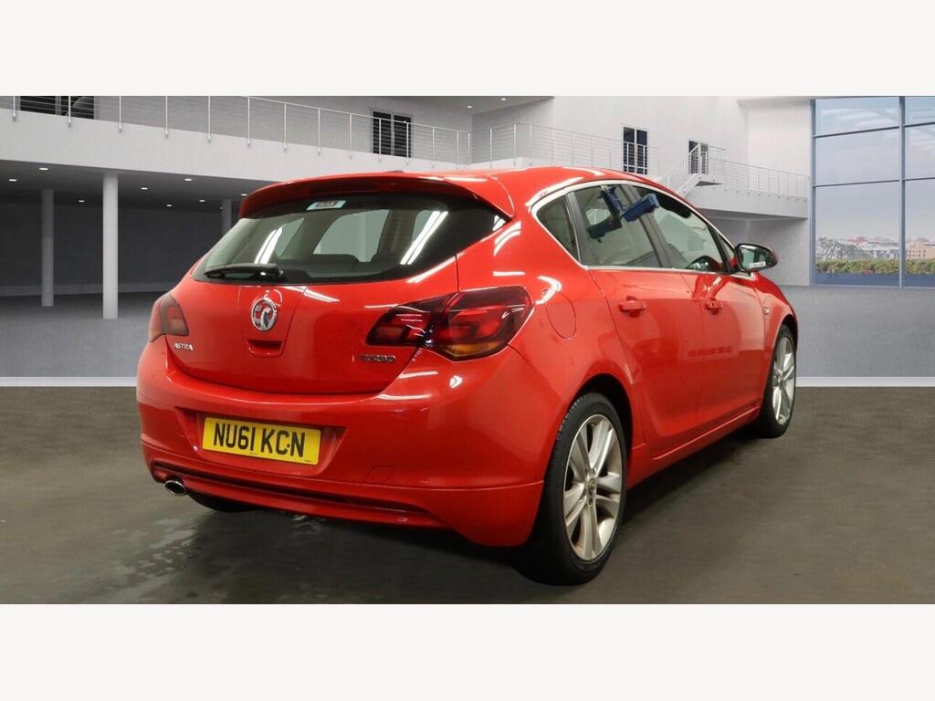 2011 Vauxhall Astra thumbnail 6