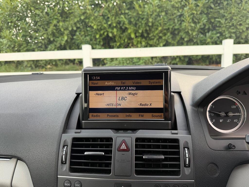 2010 Mercedes-Benz C Class thumbnail 26