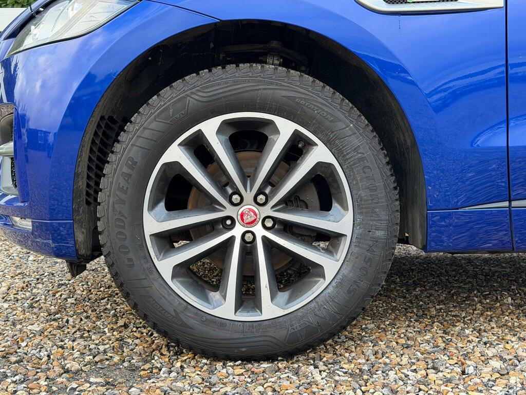 Jaguar F-PACE 2.0 D180 R-Sport Auto AWD Euro 6 (s/s) 5dr thumbnail 45
