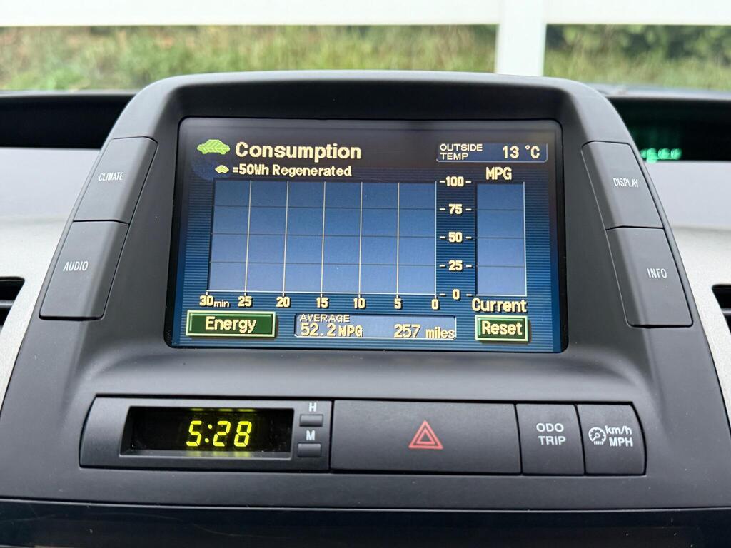 Toyota Prius 1.5 T Spirit CVT 5dr thumbnail 20