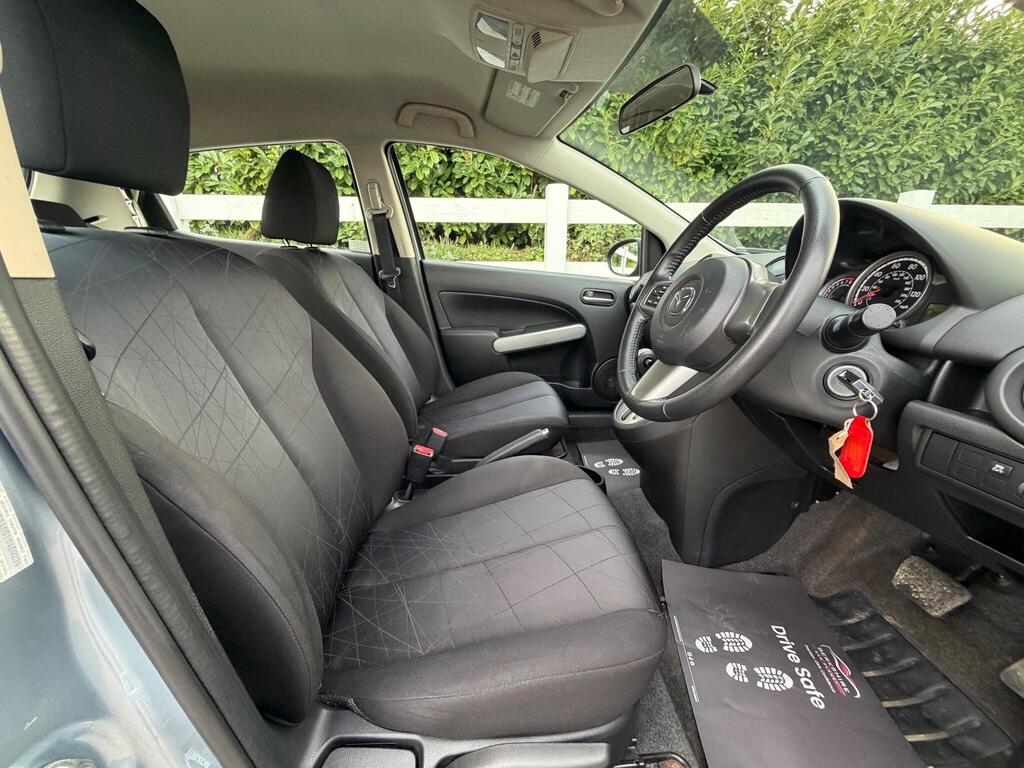 2012 Mazda Mazda2 thumbnail 17