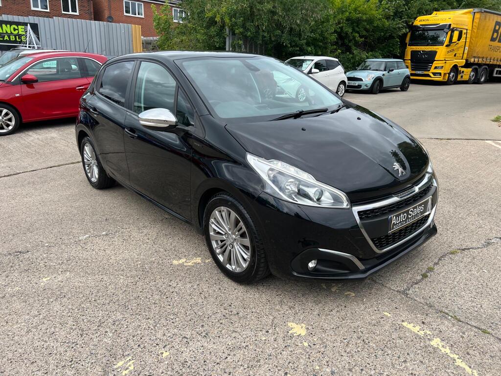 Peugeot 208 Hatchback 1.2 PureTech Signature Euro 6 (s/s) 5dr