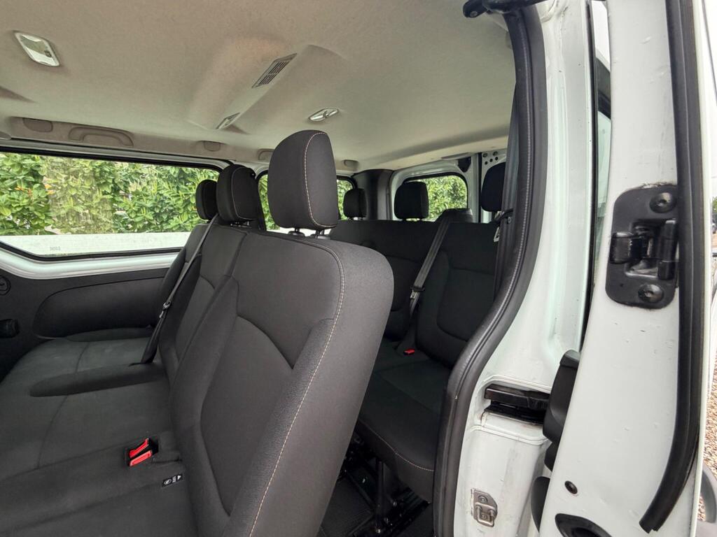 2019 Renault Trafic thumbnail 28