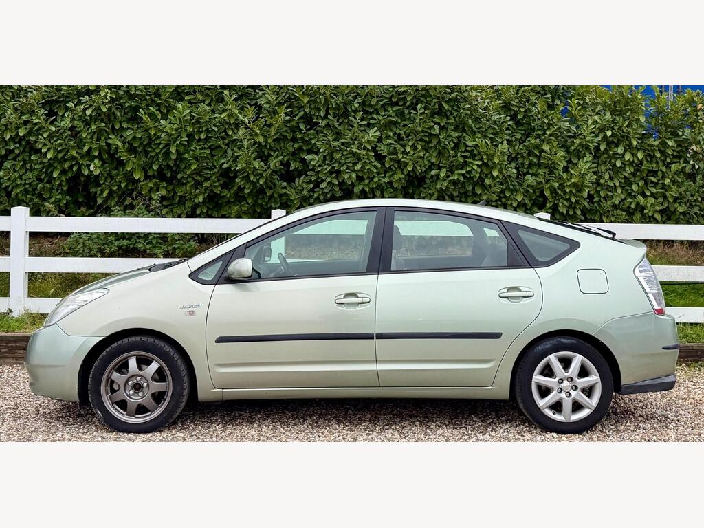 Toyota Prius 1.5 T Spirit CVT 5dr thumbnail 12