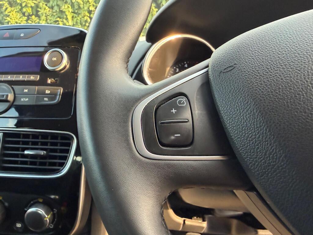 2026 Renault Clio thumbnail 30