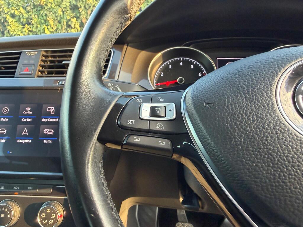 2018 Volkswagen Golf thumbnail 27