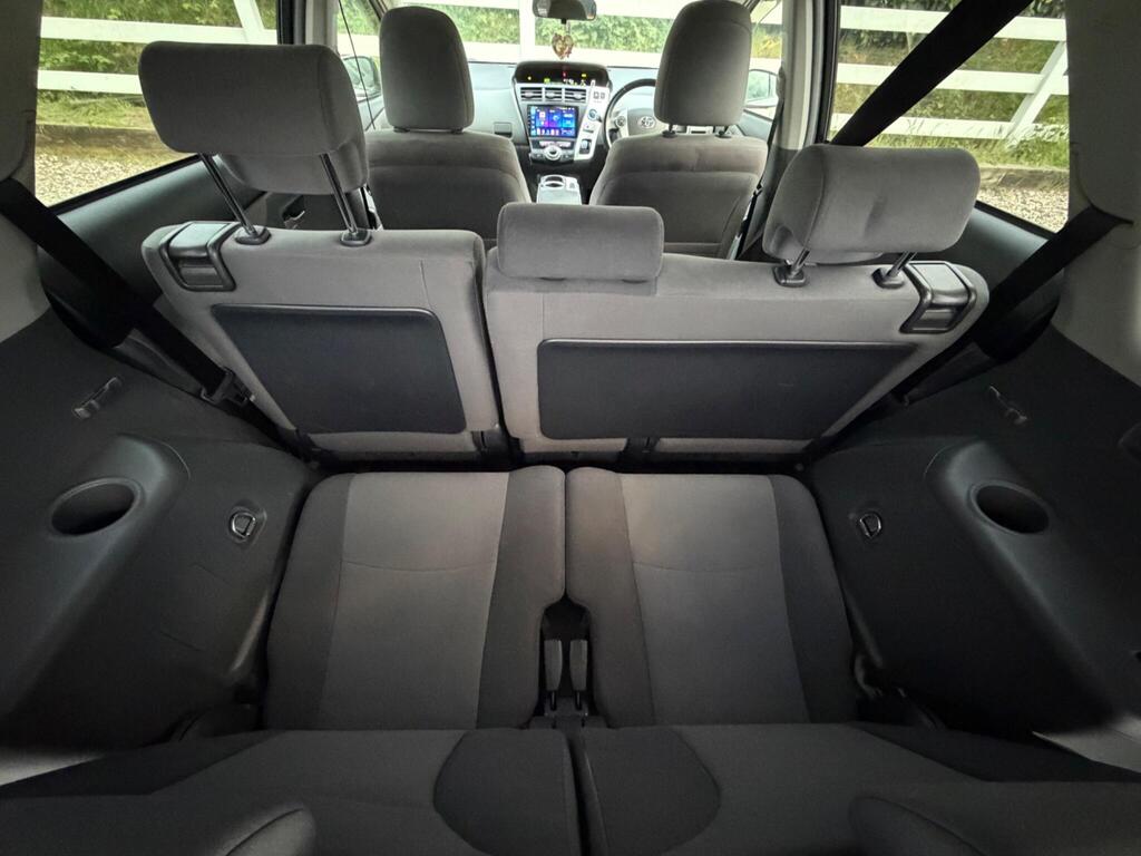 2013 Toyota Prius+ thumbnail 26
