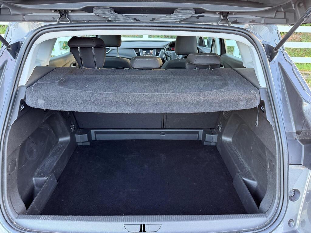 Vauxhall Grandland X 1.2 Turbo SE Euro 6 (s/s) 5dr thumbnail 32