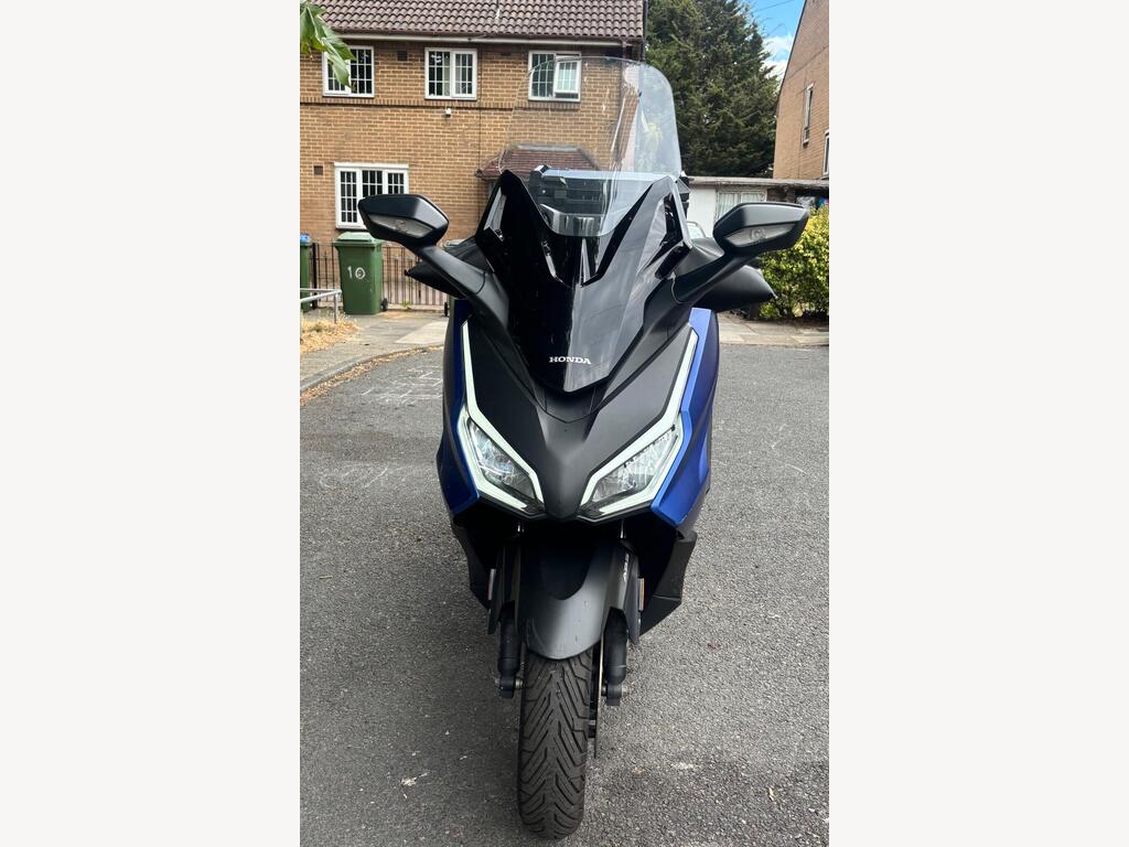 Honda Forza 125