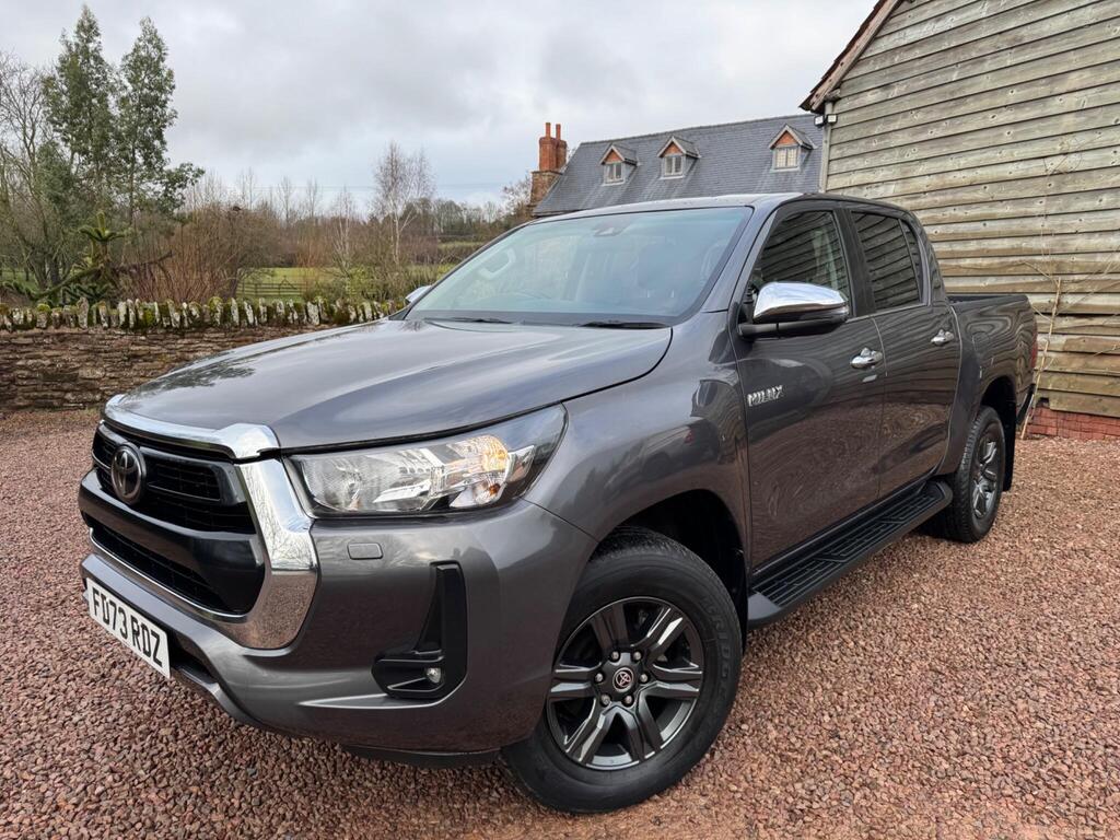 Toyota Hilux Pickup 2.4 D-4D Icon 4WD Euro 6 (s/s) 4dr