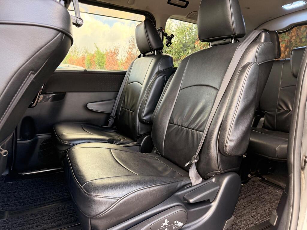 2014 Toyota Voxy thumbnail 39