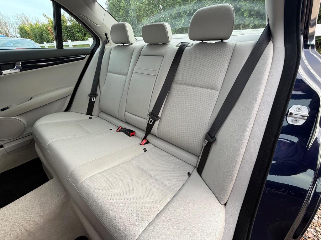 2010 Mercedes-Benz C Class thumbnail 21