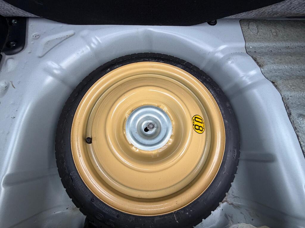 2010 Mazda Mazda2 thumbnail 22