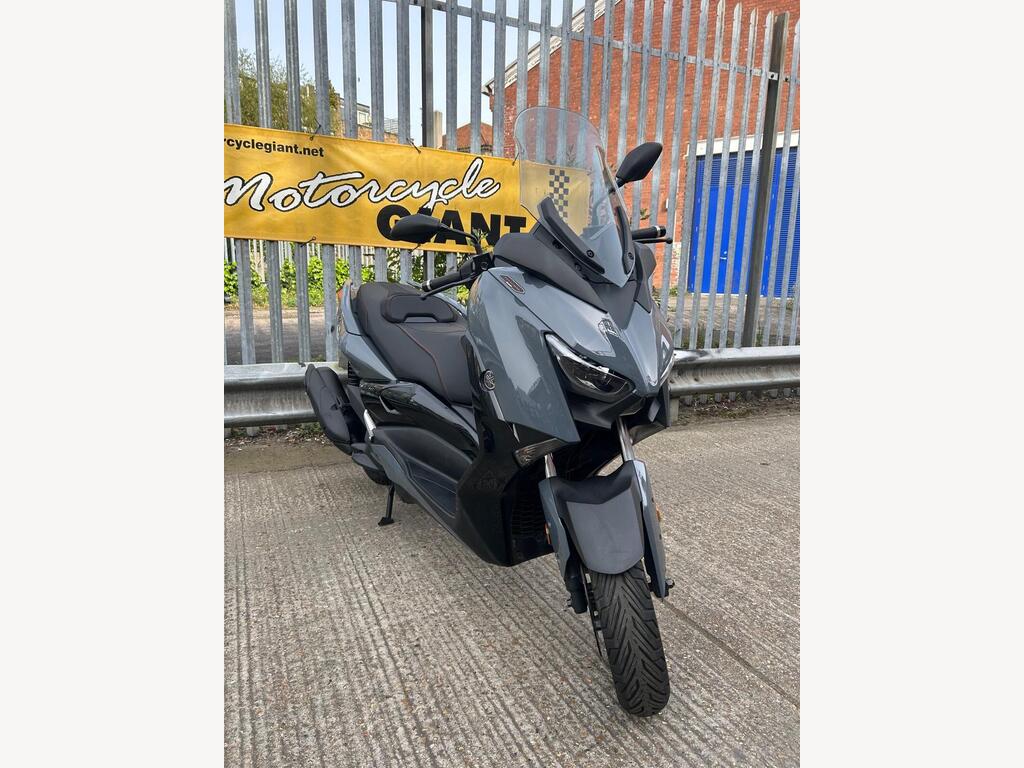 Yamaha XMAX 125