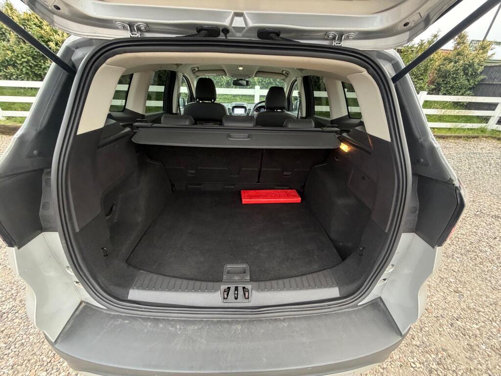 2018 Ford Kuga thumbnail 25