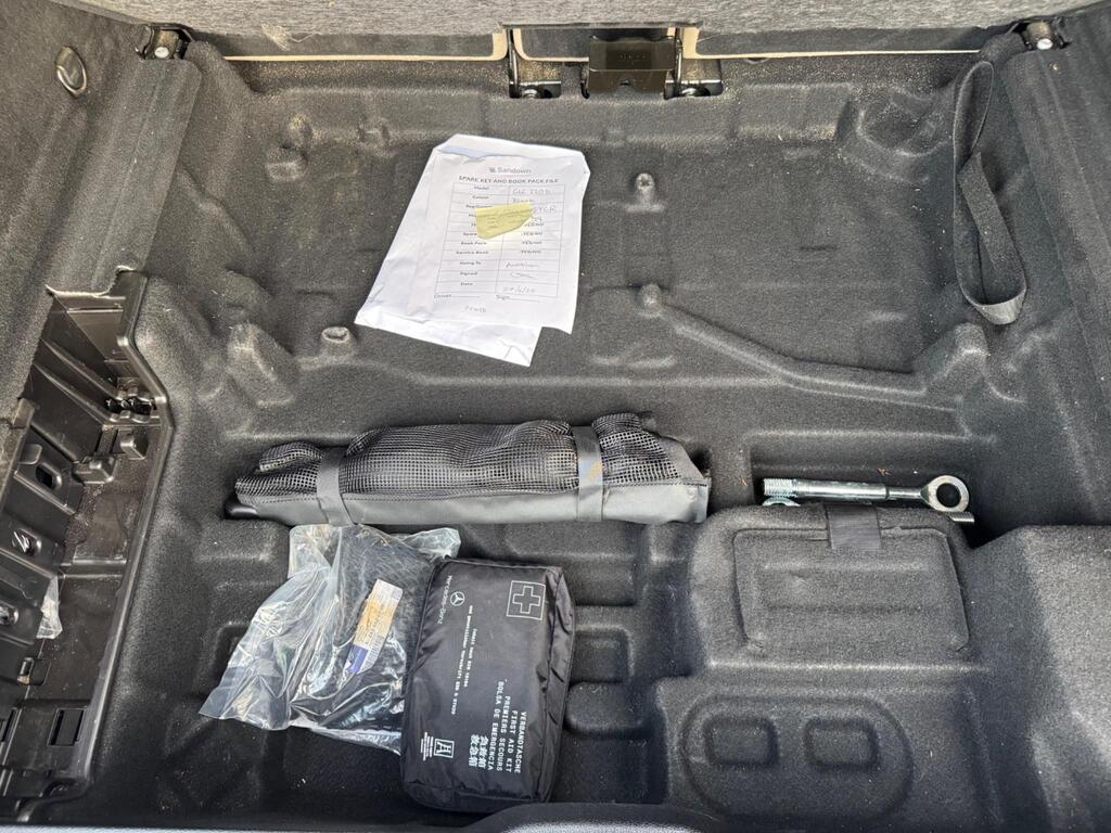 Mercedes-Benz GLC 2.1 GLC220d Sport (Premium) G-Tronic 4MATIC Euro 6 (s/s) 5dr thumbnail 50