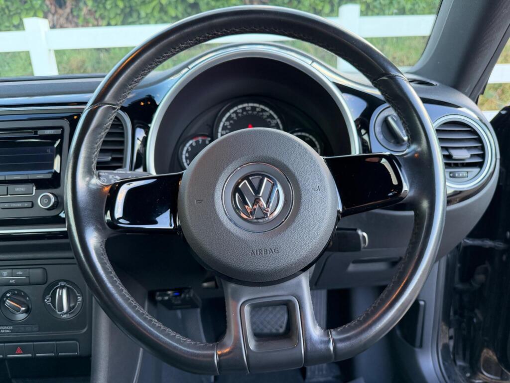 2014 Volkswagen Beetle thumbnail 24