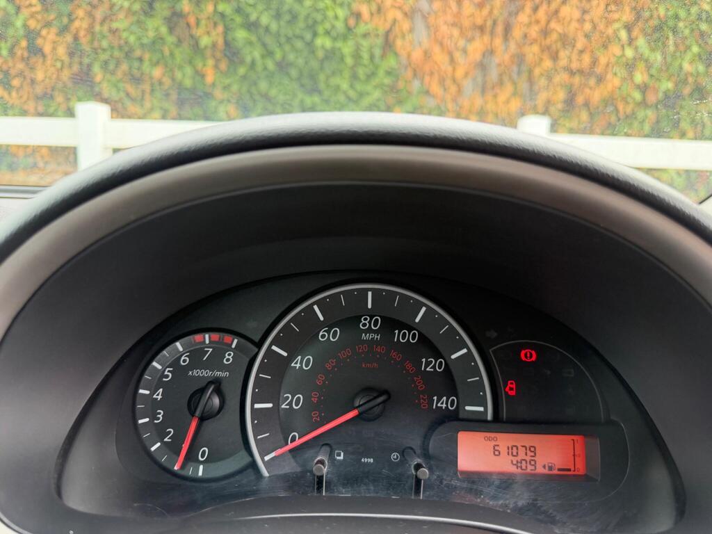 2012 Nissan Micra thumbnail 26