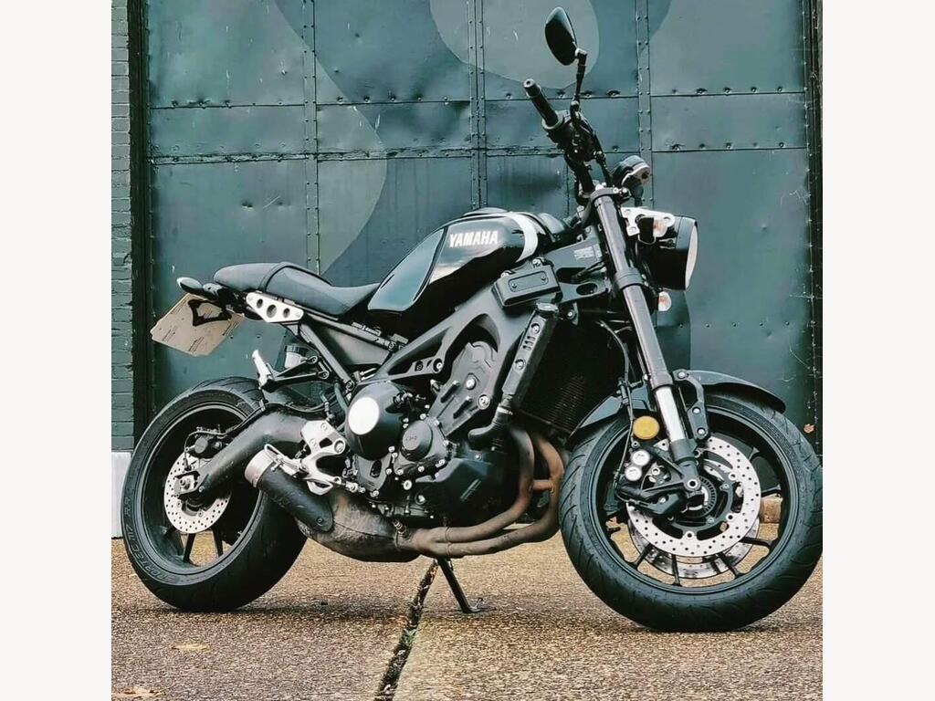 Yamaha XSR900