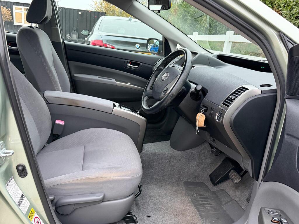 Toyota Prius 1.5 T Spirit CVT 5dr thumbnail 27